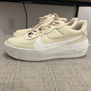 Nike Air Force 1 PLT.AF.ORM ‘Fossil’ White